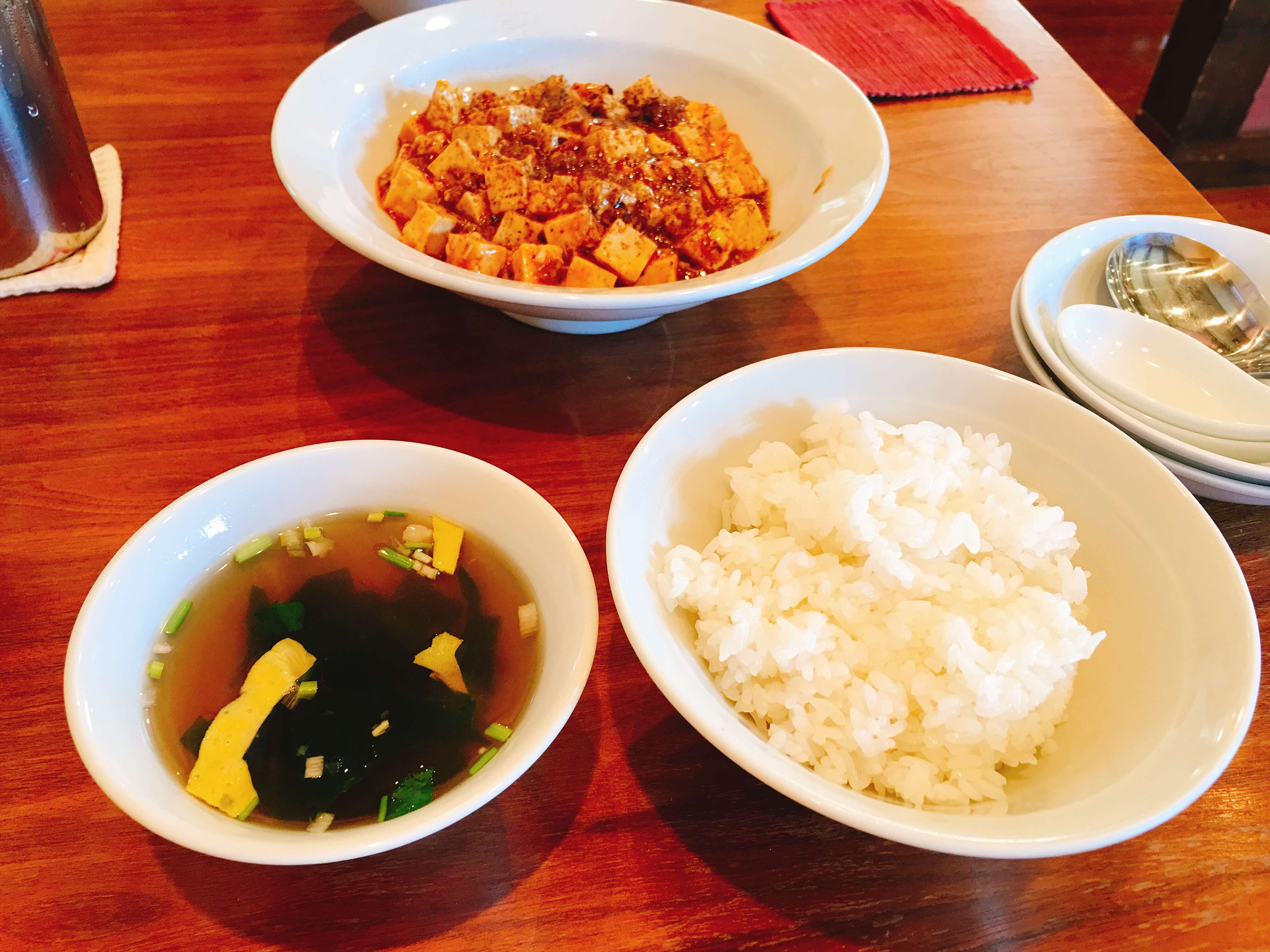 麻婆豆腐とごはんとスープ